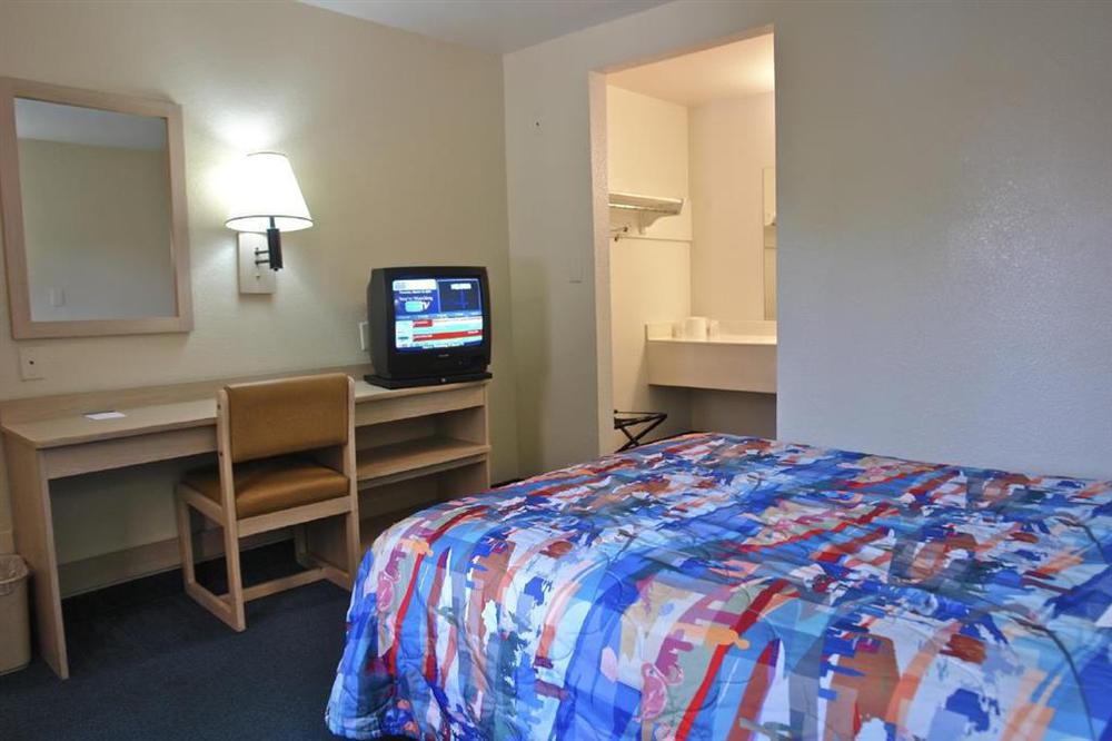 6-bellflower, Ca - Angeles Hotel 2*